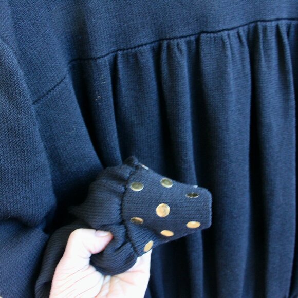 Beautiful St. John's ladies jacket/top-size 12. - Picture 7 of 7